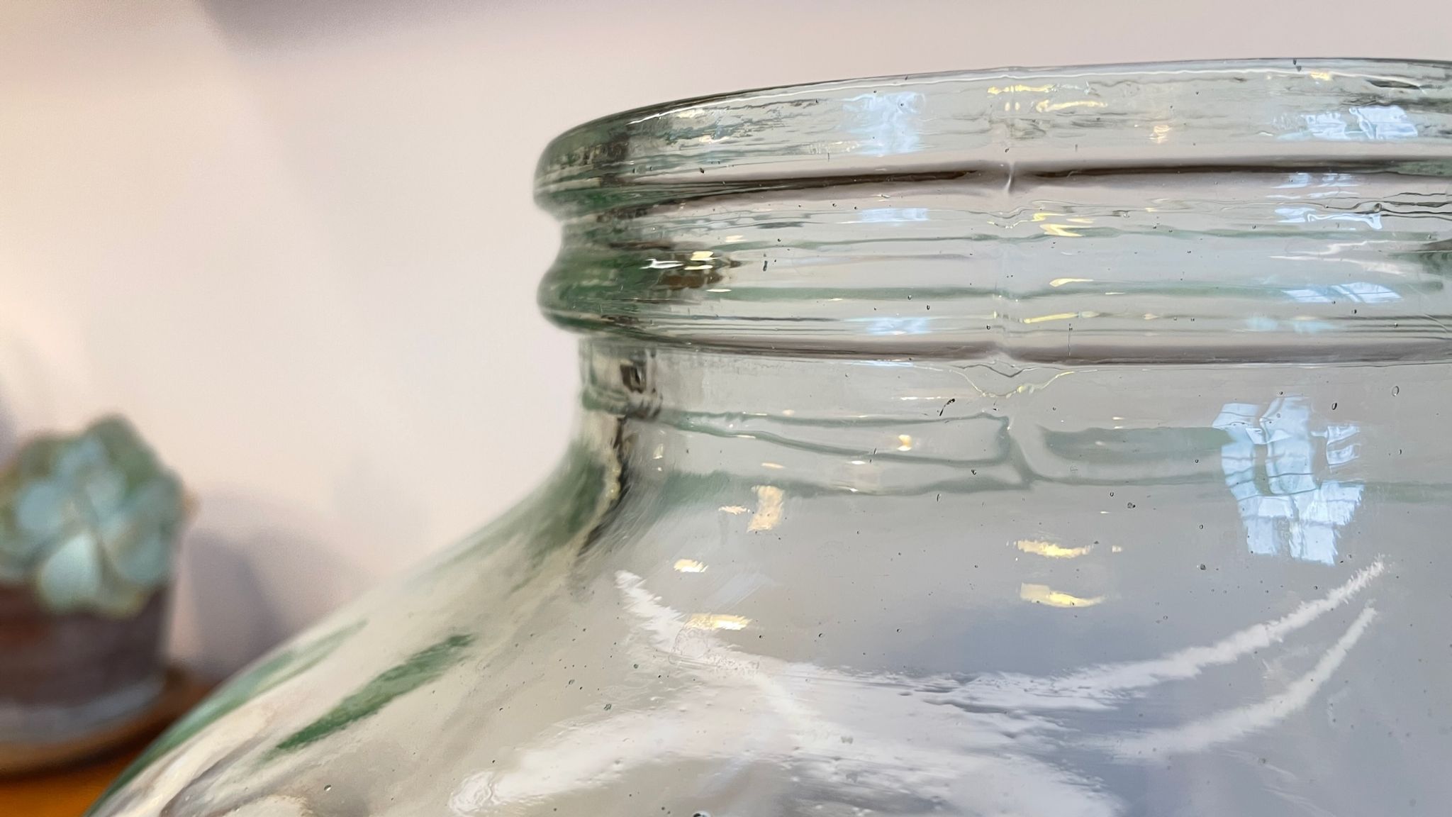 Bonbonnes vintage en verre soufflé et liège