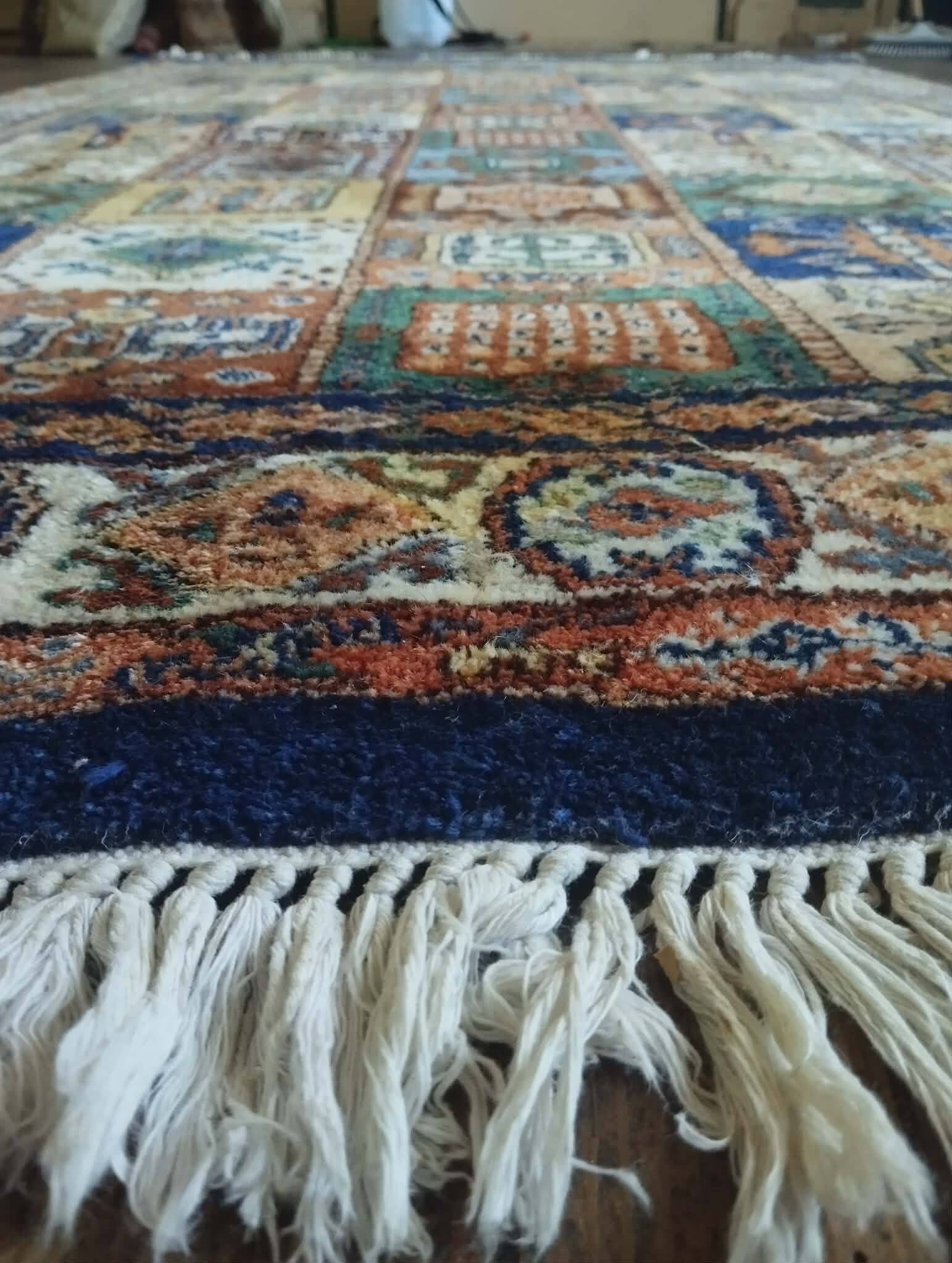 Handmade Indian rug 215x136cm