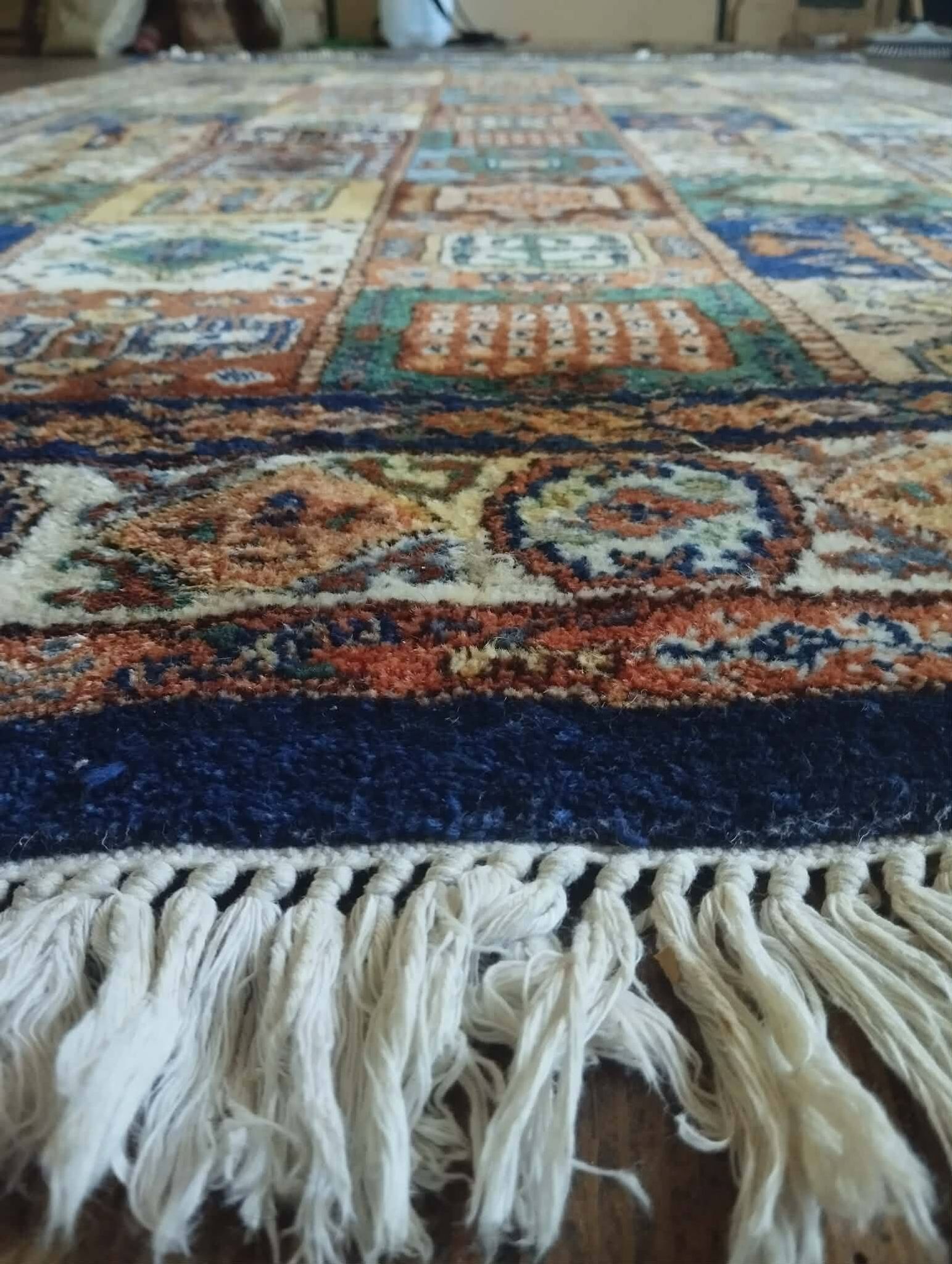 Handmade Indian rug 215x136cm