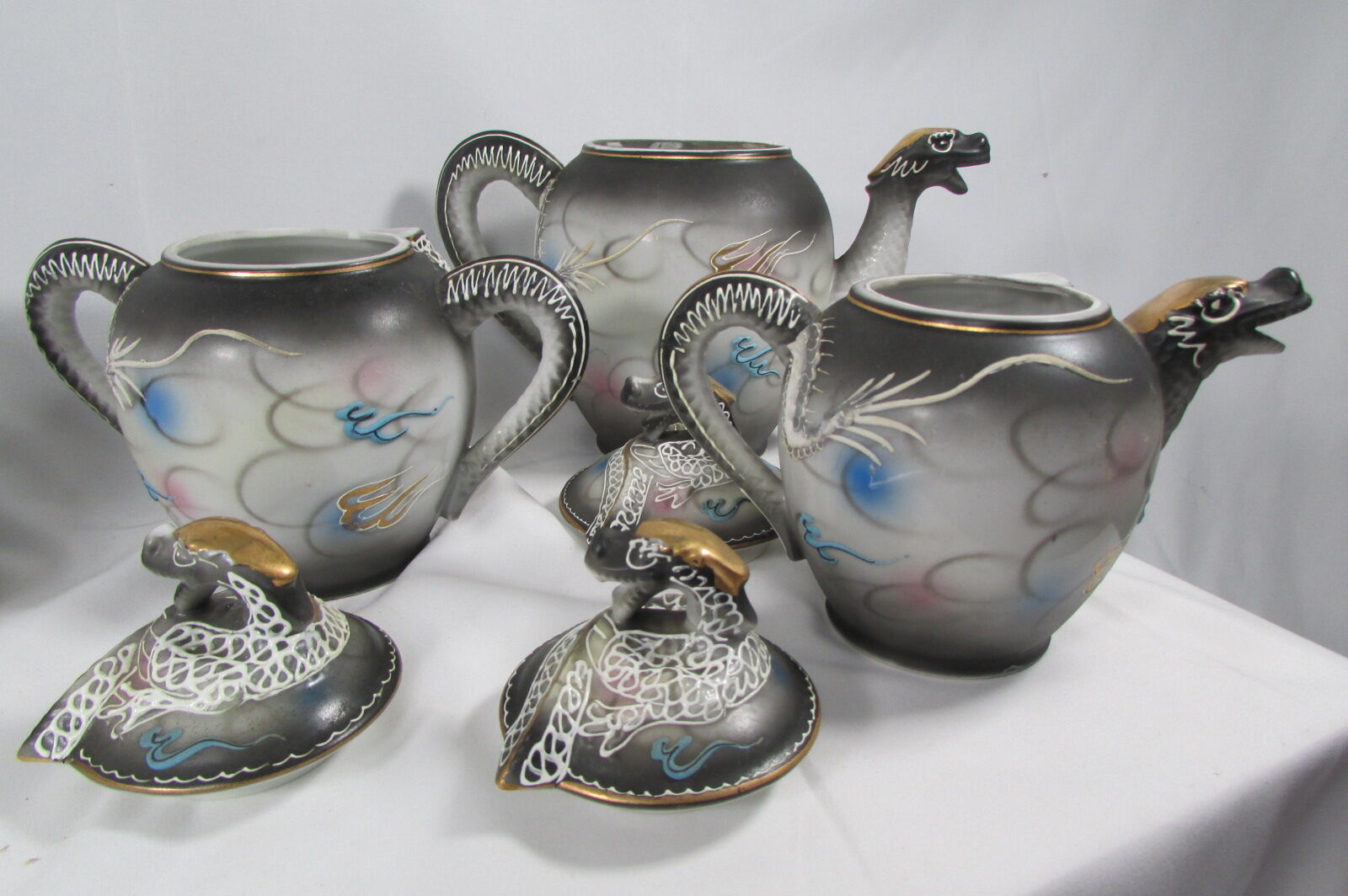 Tea set, 19 pieces, Kutani Dragonware porcelain, signed with an Eagle