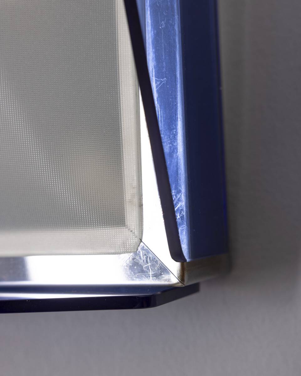 Lampe de plafond en verre bleu au design italien des années 1970.
