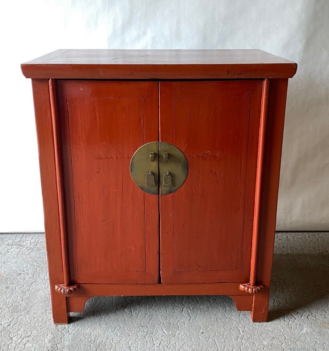 Cabinet chinois laqué rouge