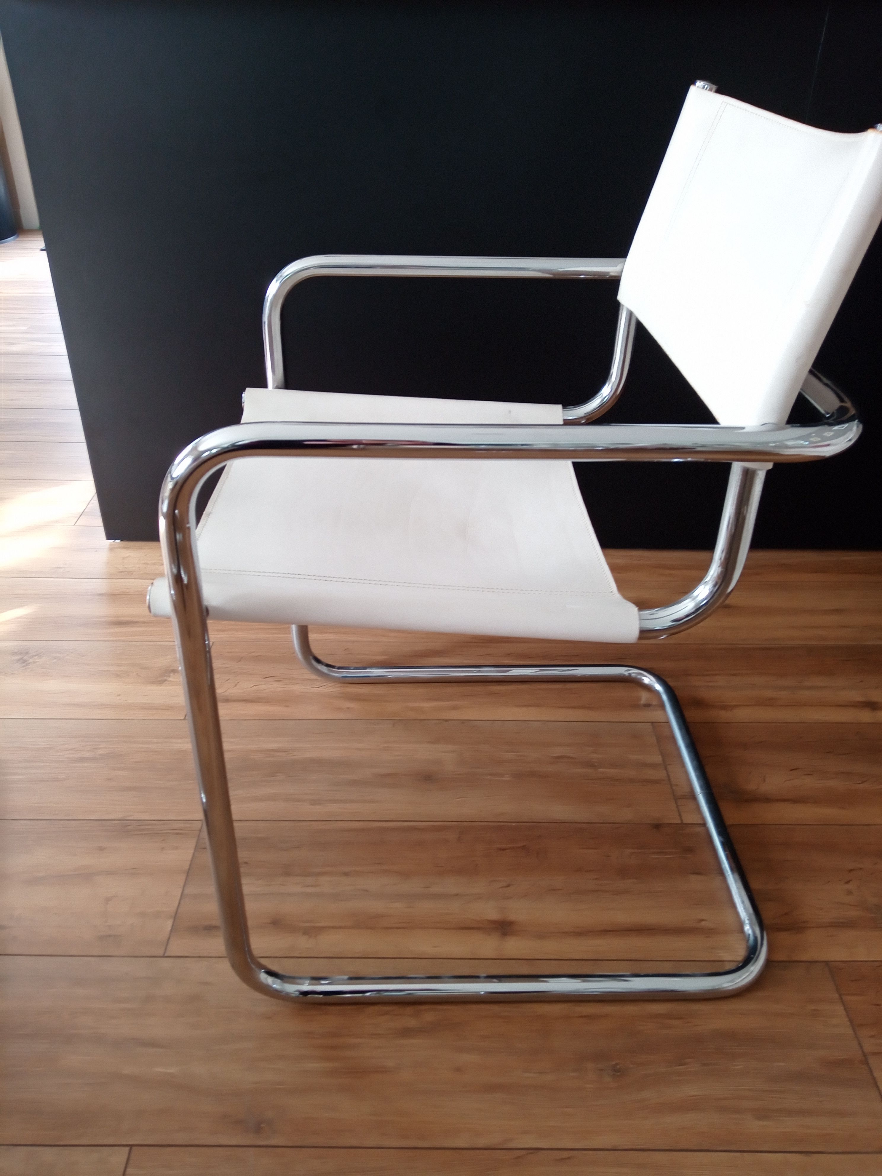 Set of 4 Cantilever Bahaus armchairs in off-white leather, chrome tubular base