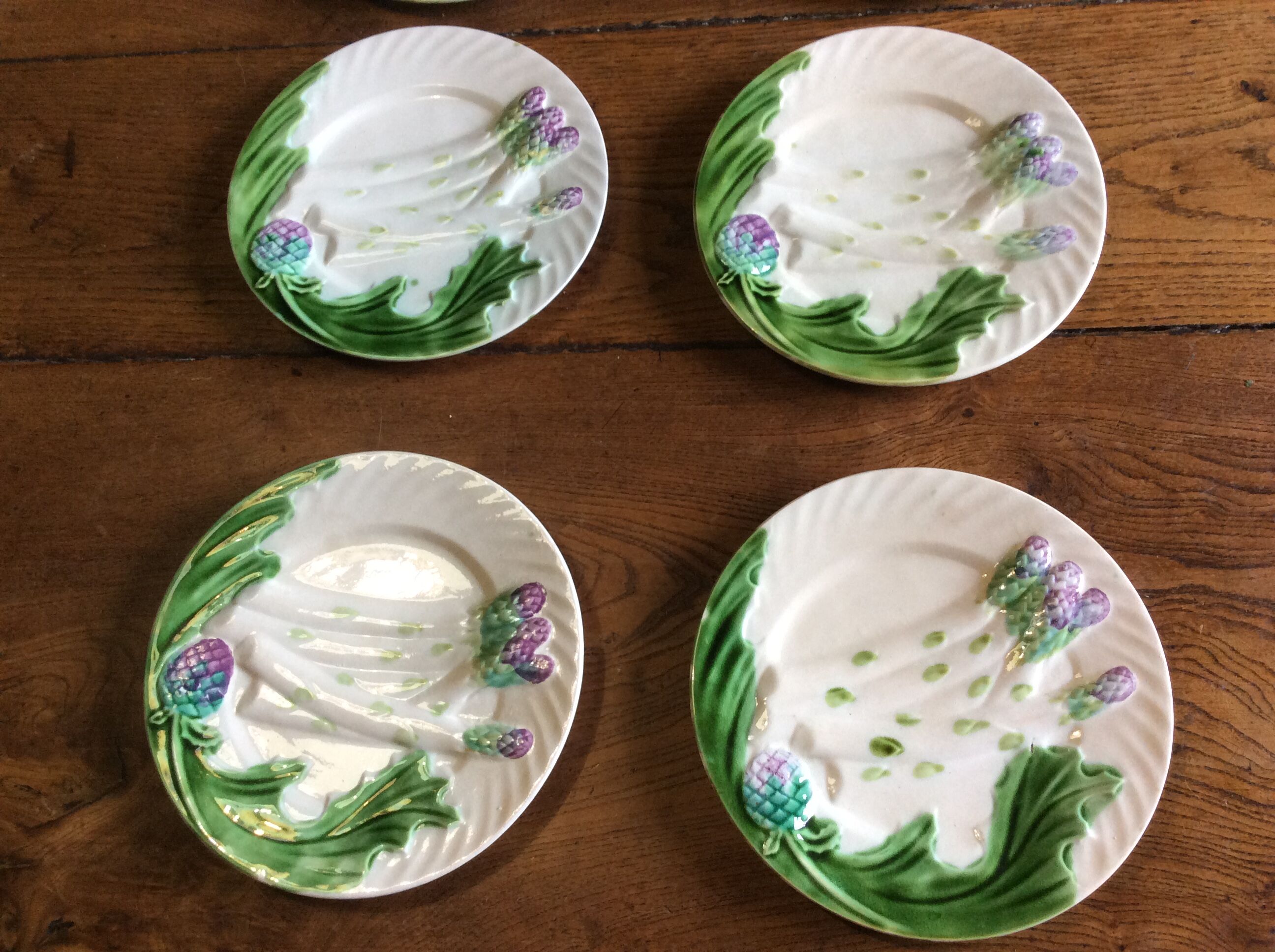 6 plates of asparagus artichokes in slurry, salines