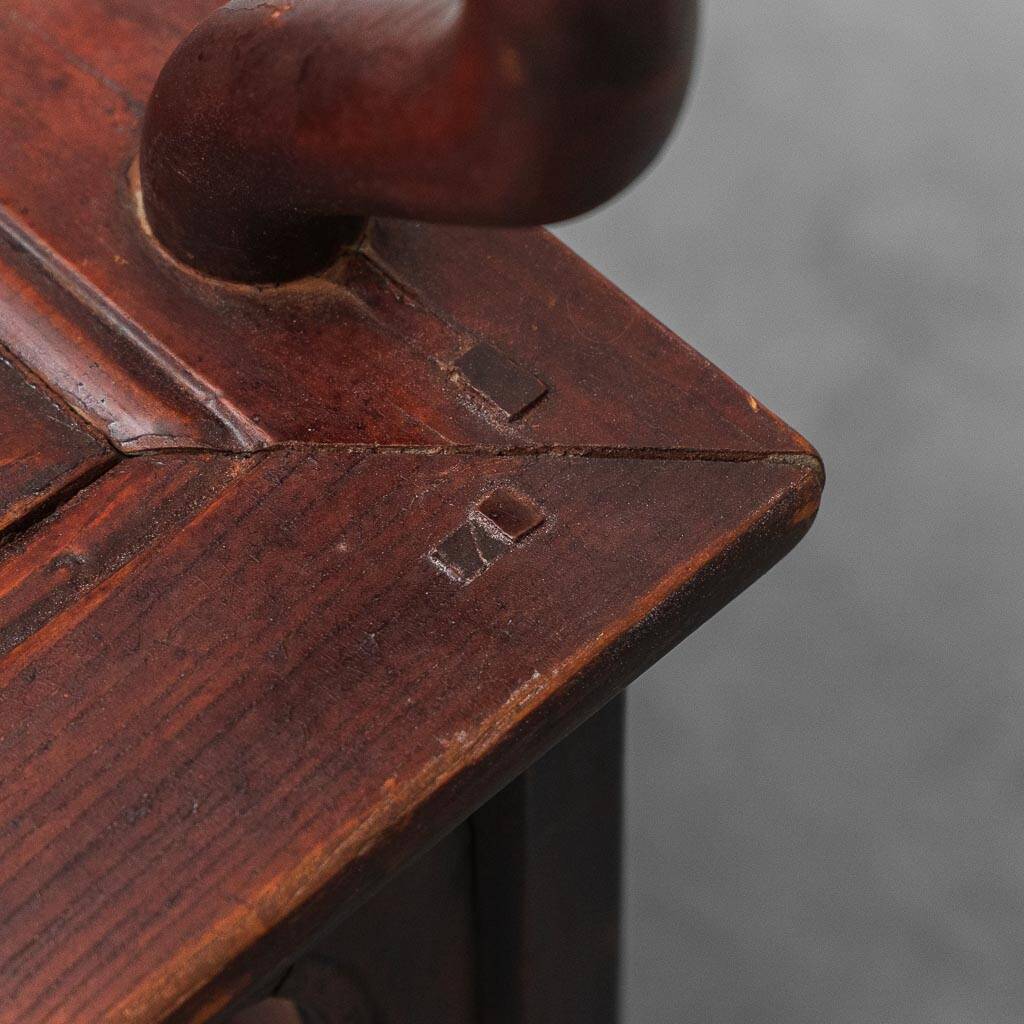 Fauteuil avec accoudoirs en bois, Chine, style dynastie Ming, 19e siècle