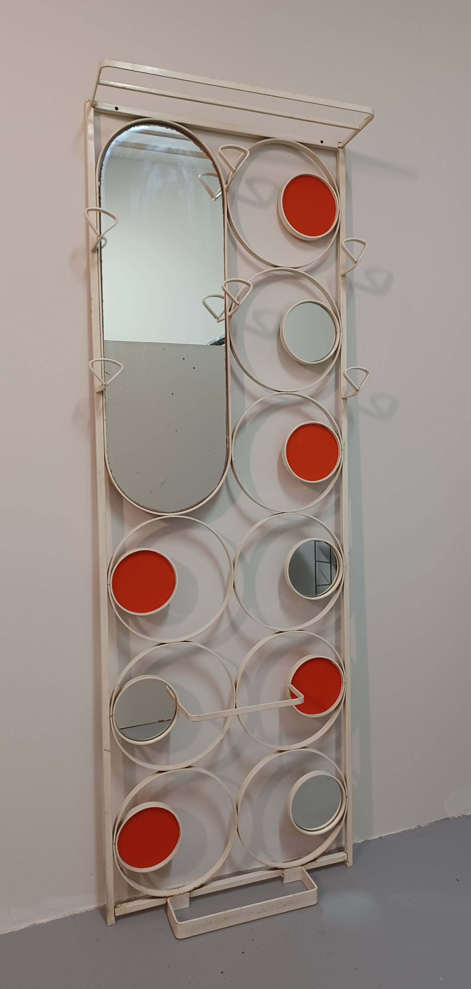 Wall-mounted locker room, 70'S