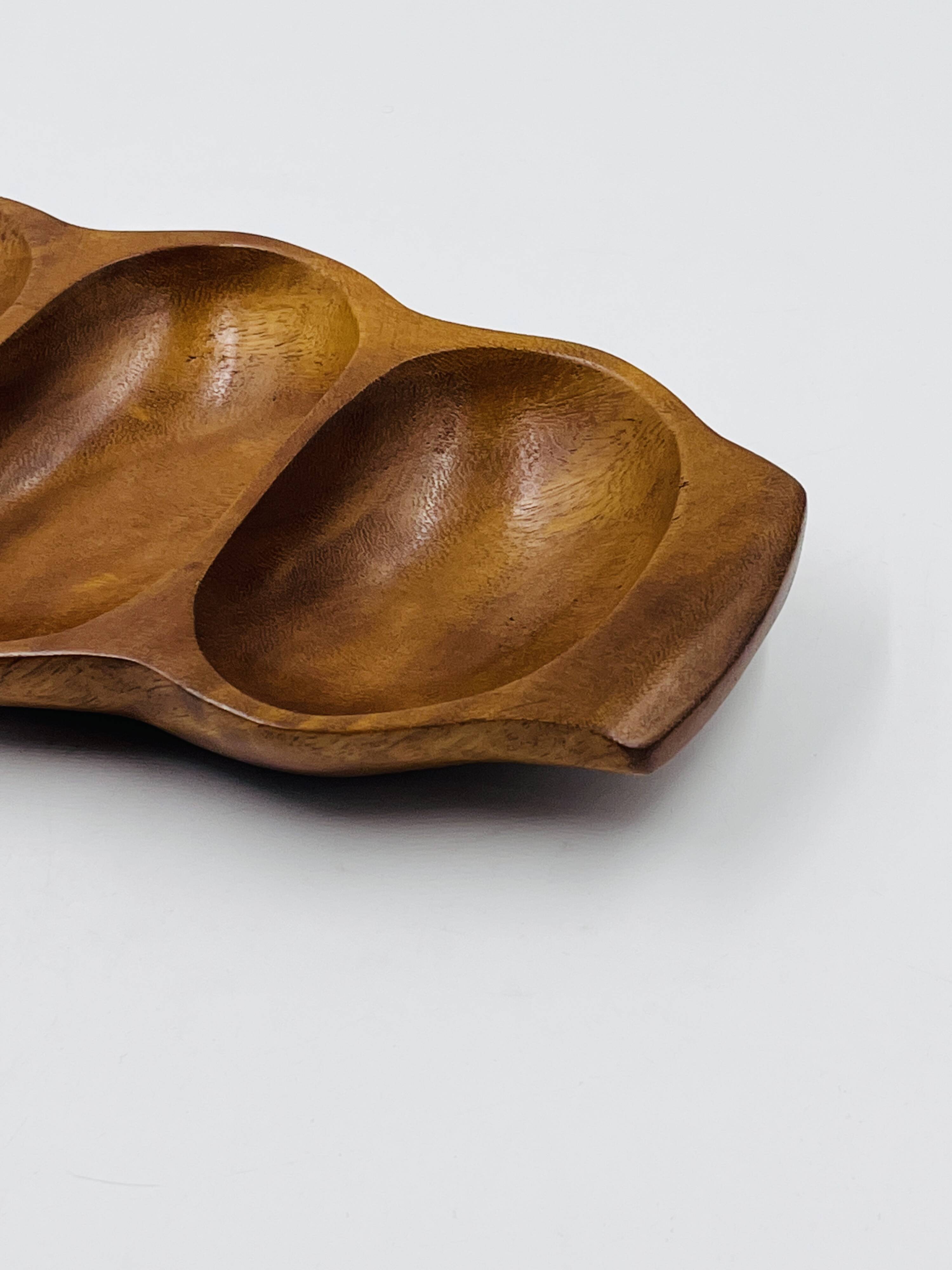 Segmented wooden plateau carved from exotic wood, Asia, 1970s.