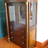 Vitrine-commode à colonnes détachées de style Empire 90 x 142 x 44 cm