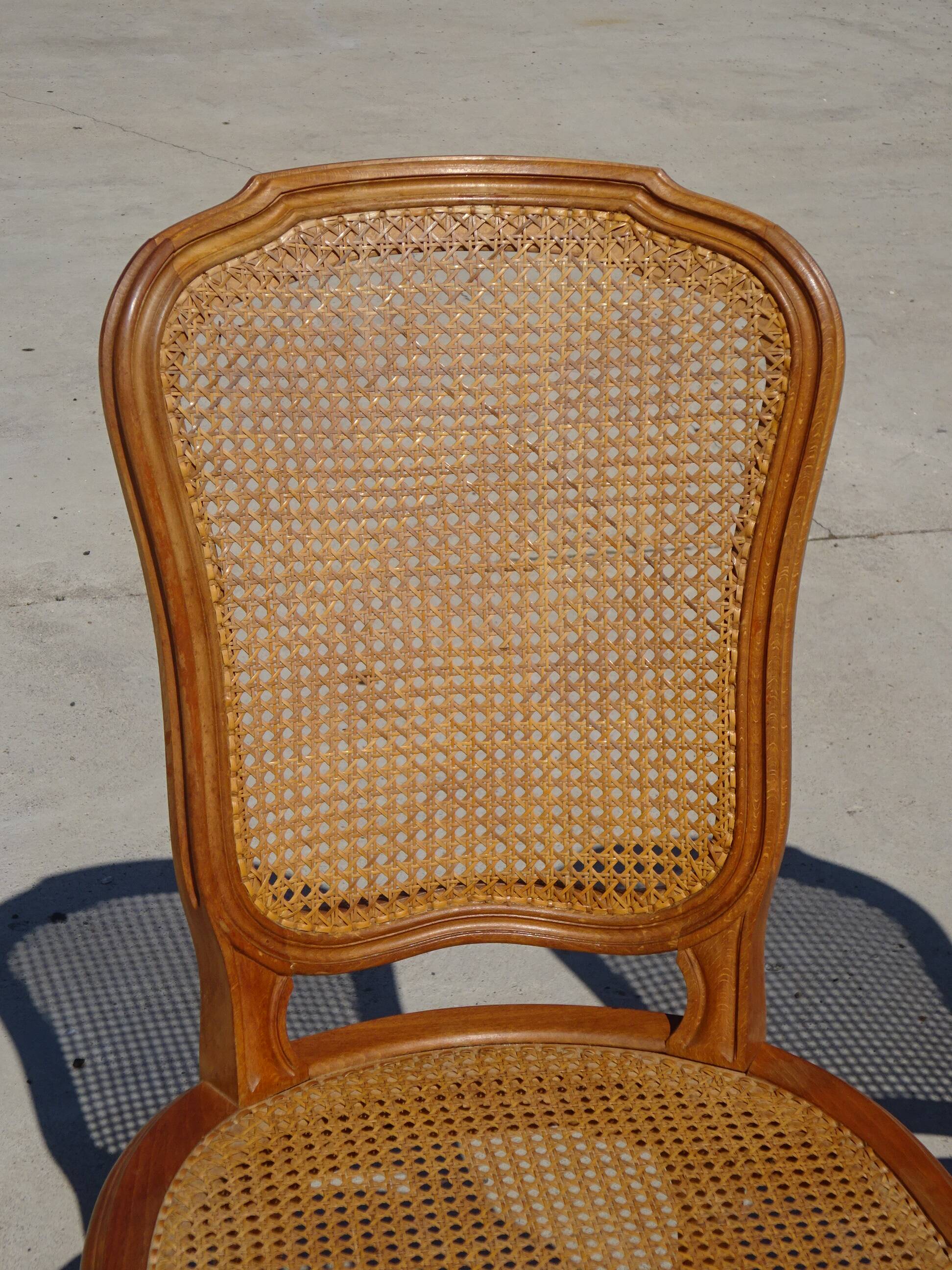 Paire de chaises en bois et cannage style Louis XV