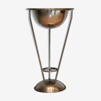 Champagne bucket on pedestal