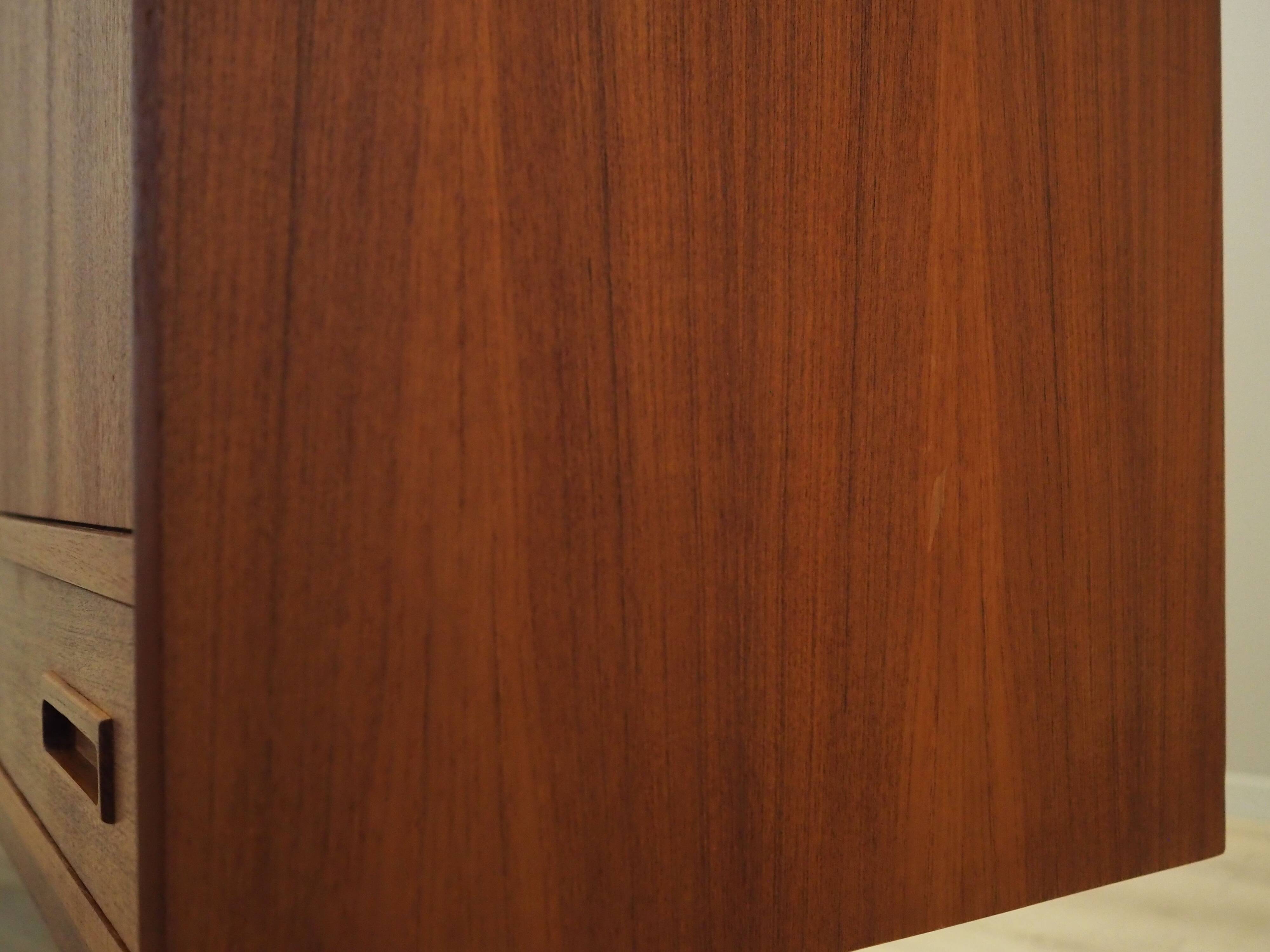 Buffet haut en teck, design danois, années 1970, fabriqué par Børge Dam