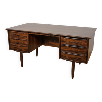 Bureau en palissandre du milieu du siècle par Svend Åge Madsen pour Falster Møbelfabrik, Danemark, années 1960.