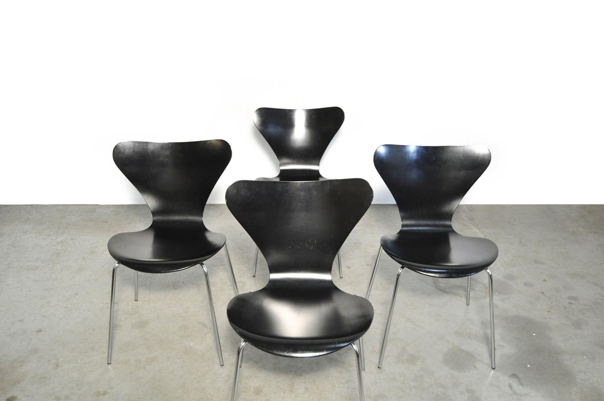 Set of 4 butterfly chairs 3107 by Arne Jacobsen for Fritz Hansen, 1976 Denmark