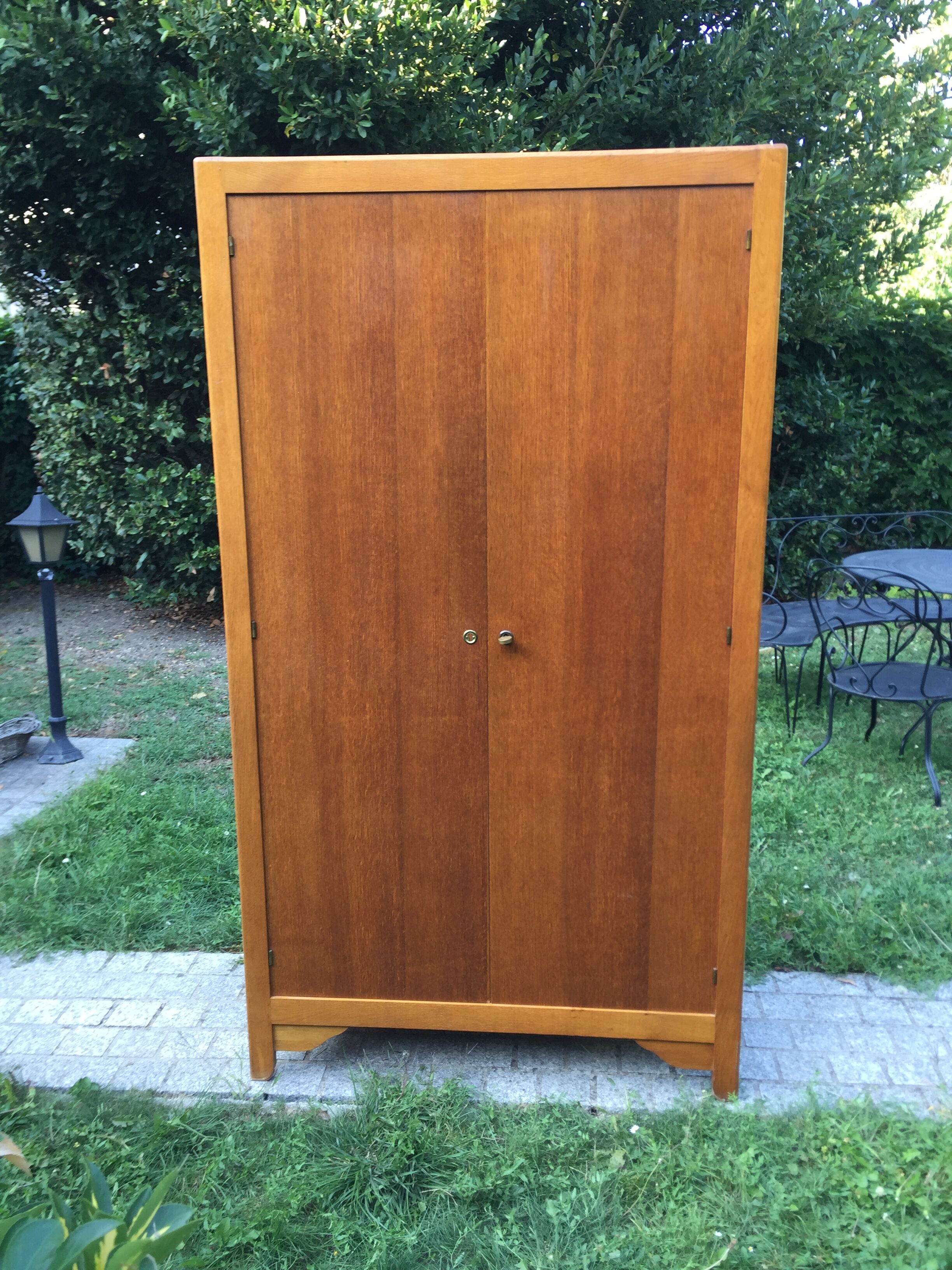 School vintage 1950 in blond oak wardrobe