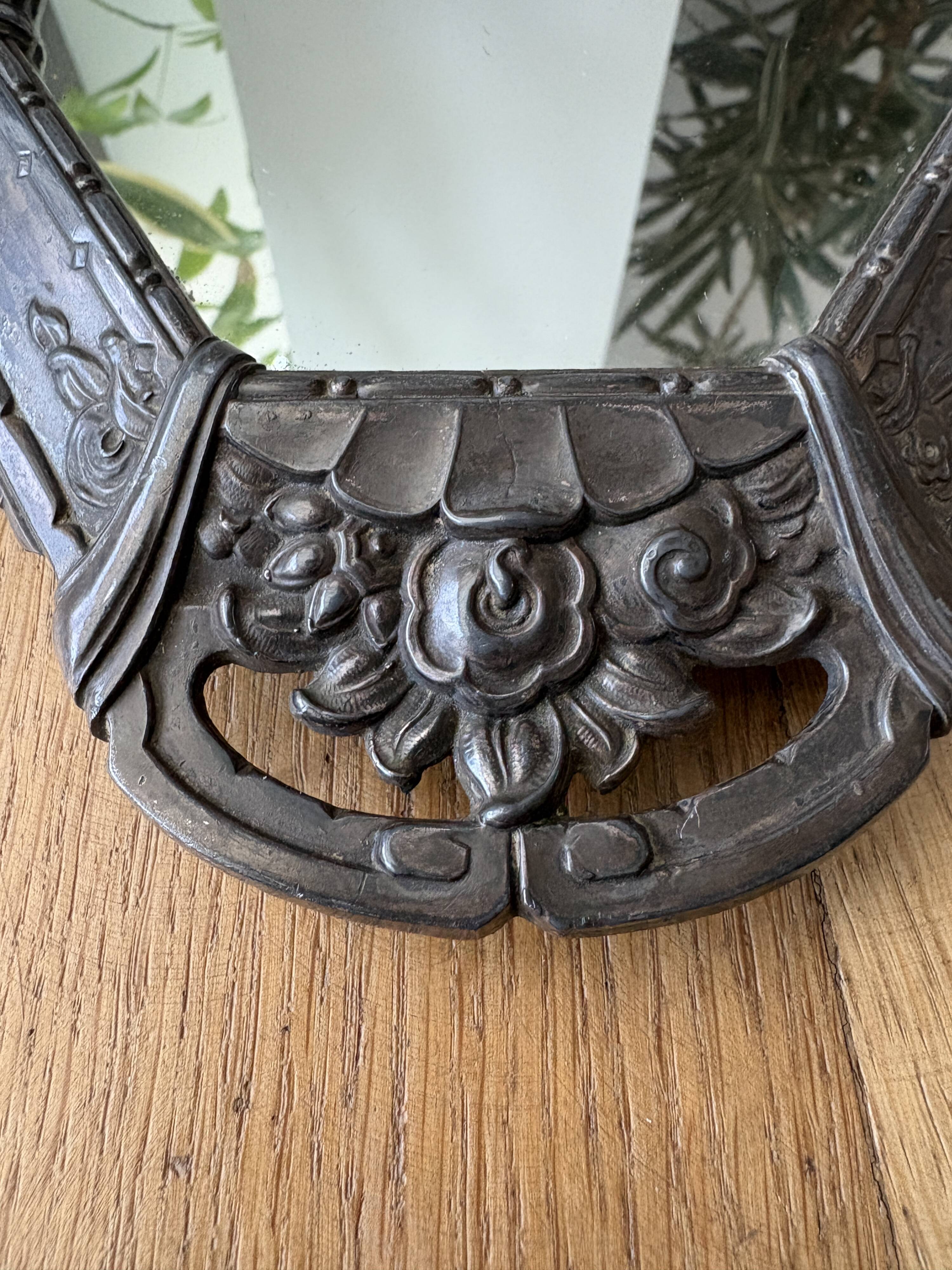 Art Deco mirrored centerpiece