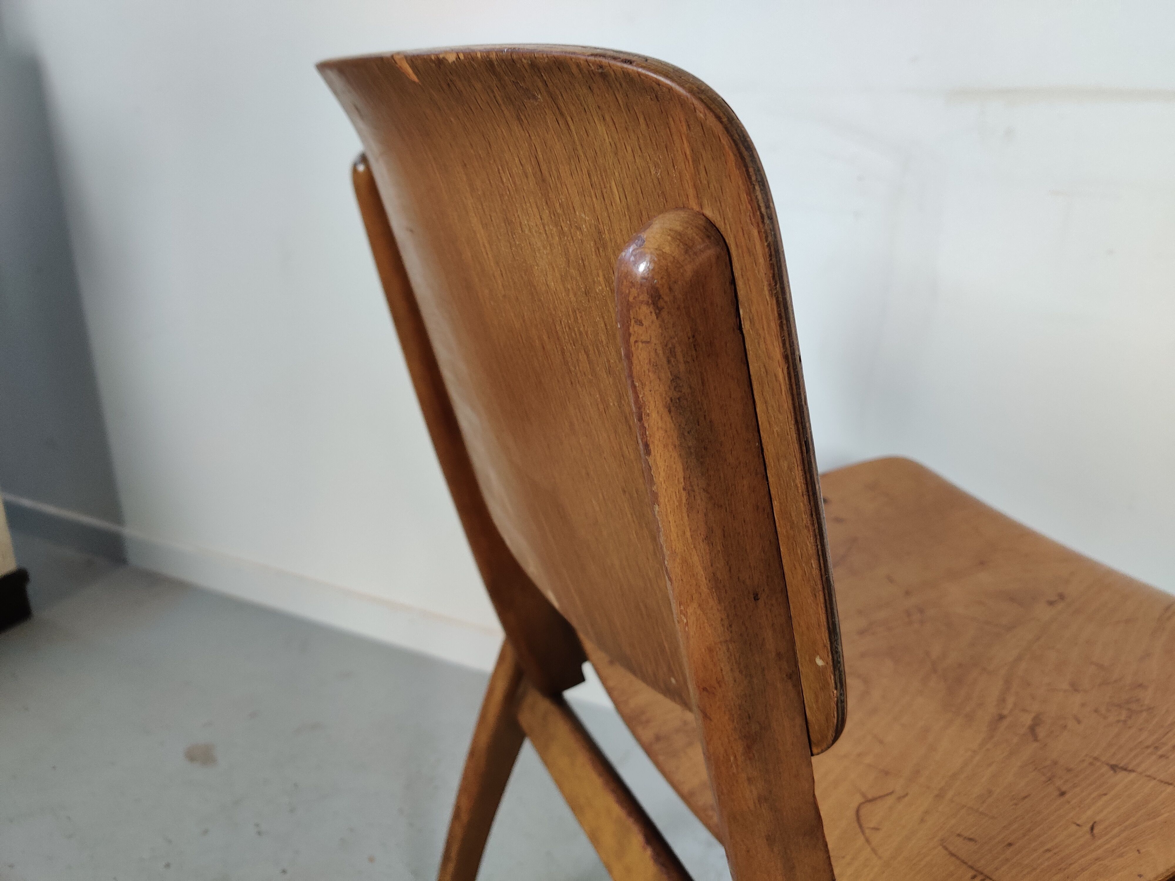 8 stackable vintage chairs 60s/70s