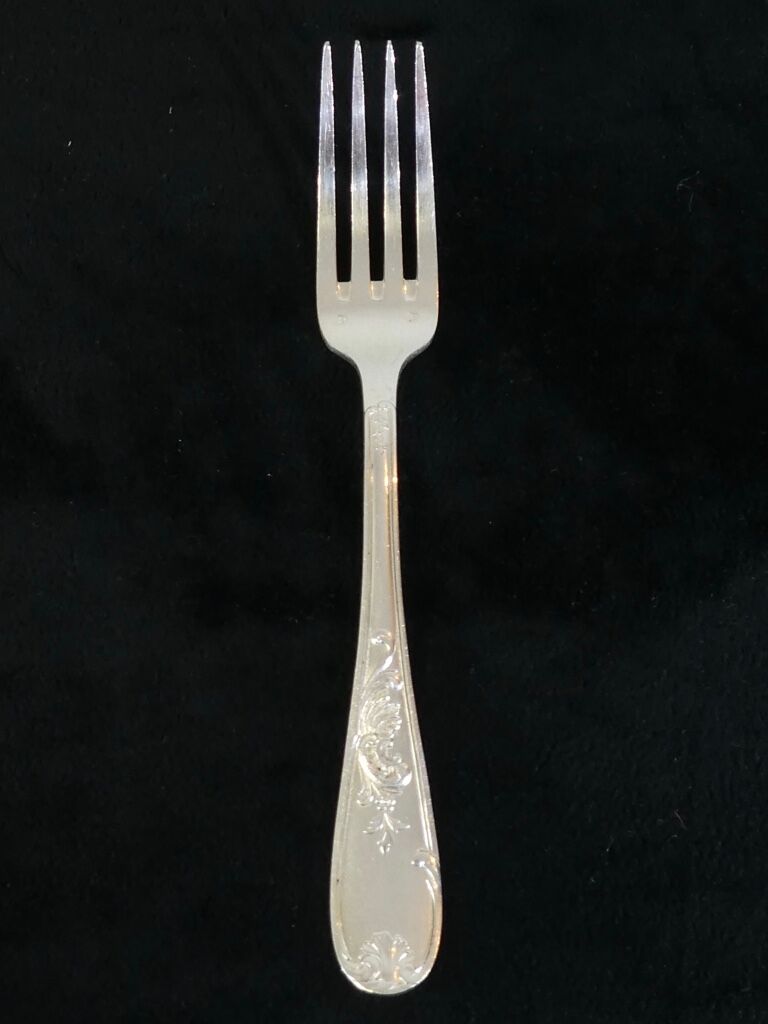 12 large forks in silver metal LOUIS XV Style MARLY