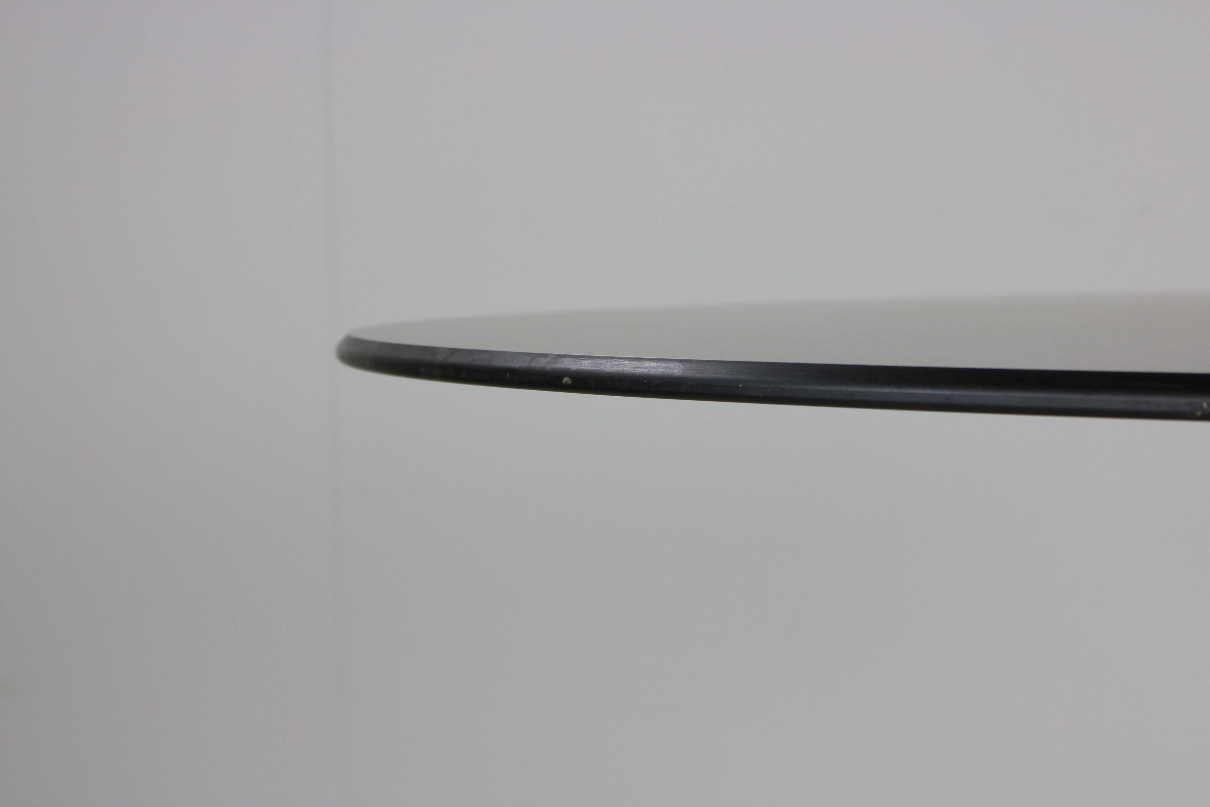 Eighties design Dutch design dining table with beautiful thin top