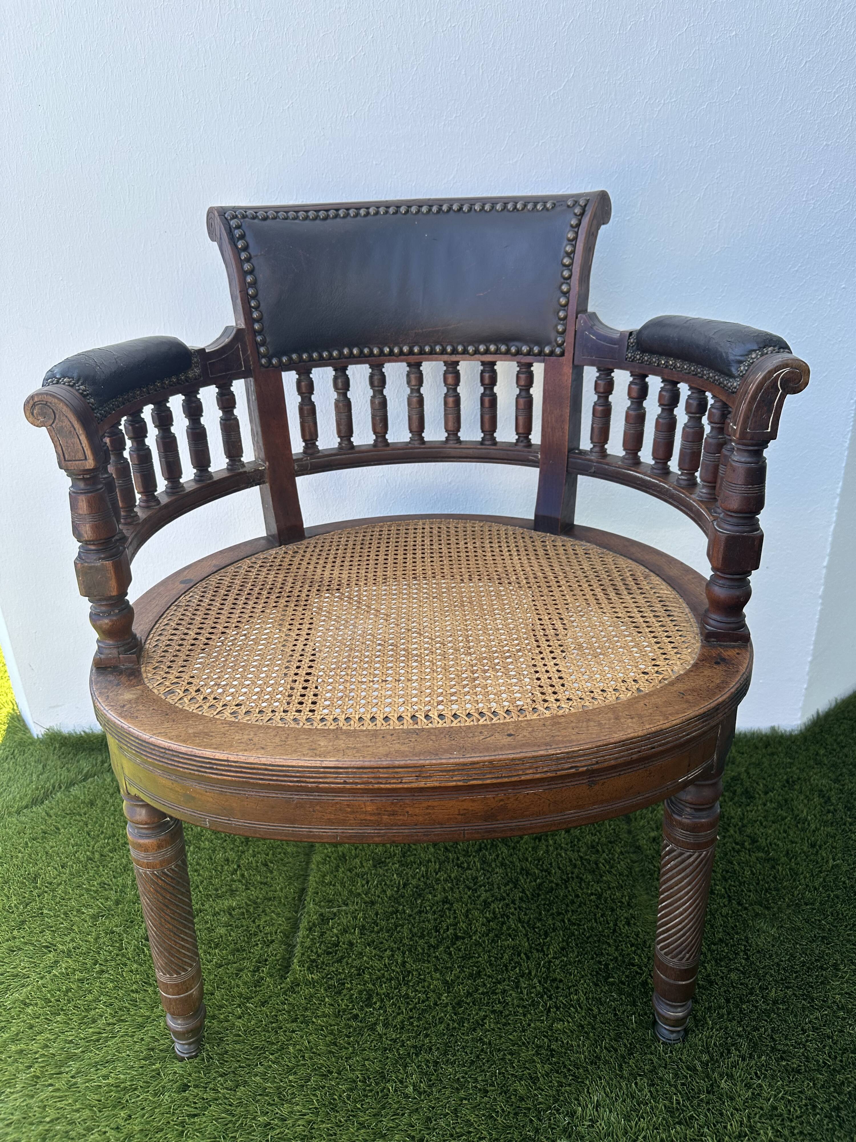 Napoleon III office chair in solid wood