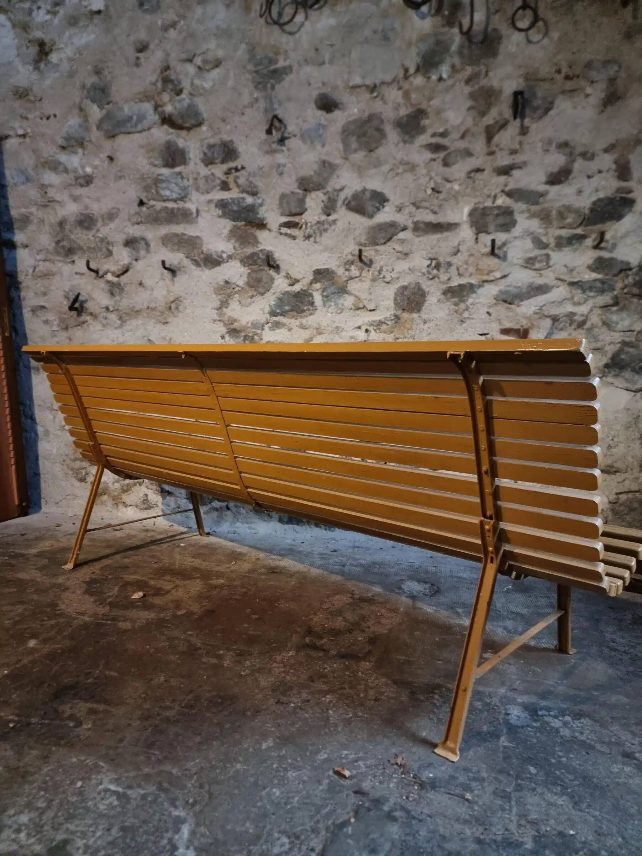 Vintage French garden bench in pine, mid-20th century.