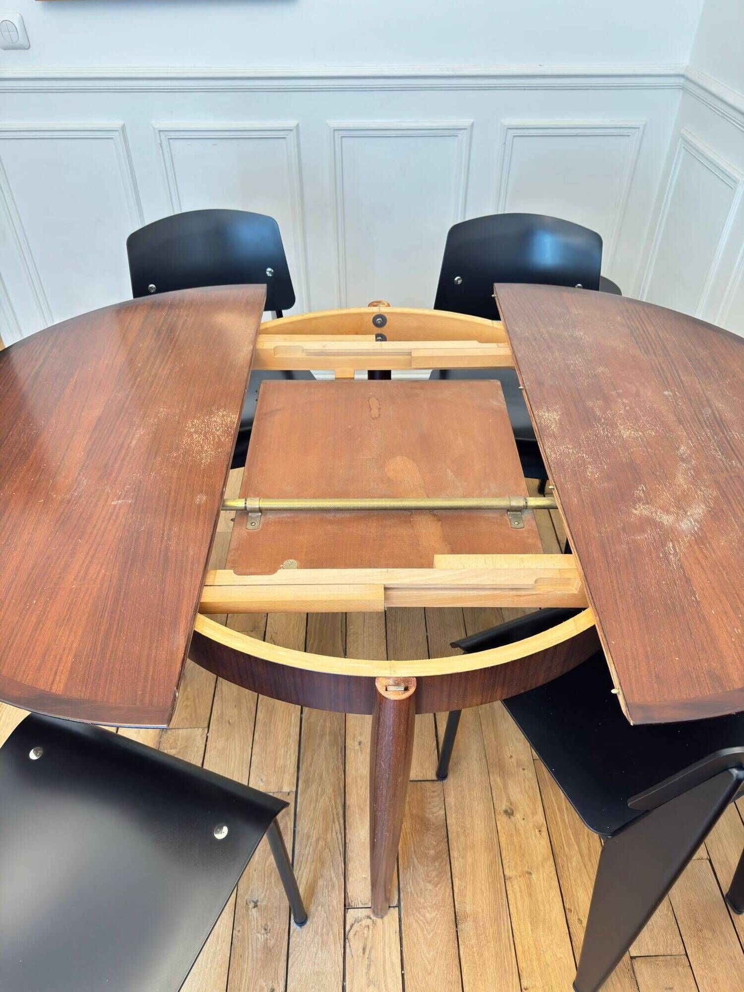 Round dining table Lubke in rosewood from the 1960s.
