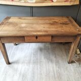 Very nice walnut farmhouse table in very good condition late 19th