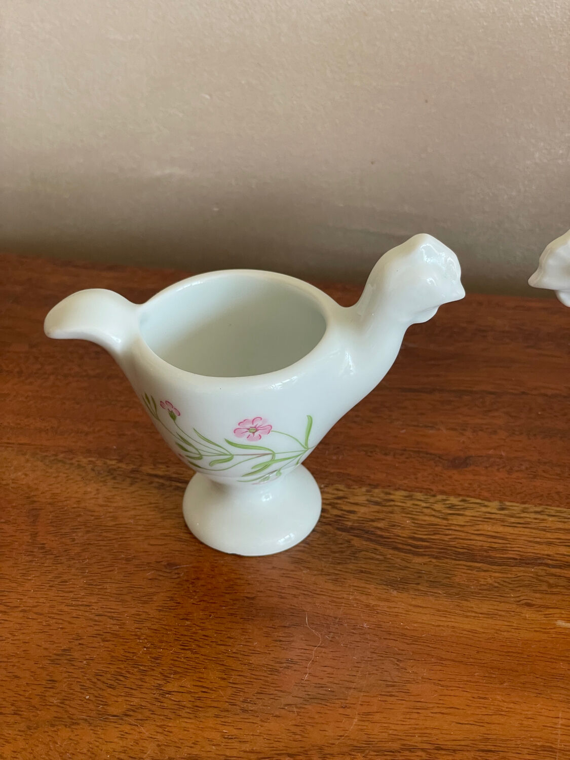 Duo de coquetiers poule
