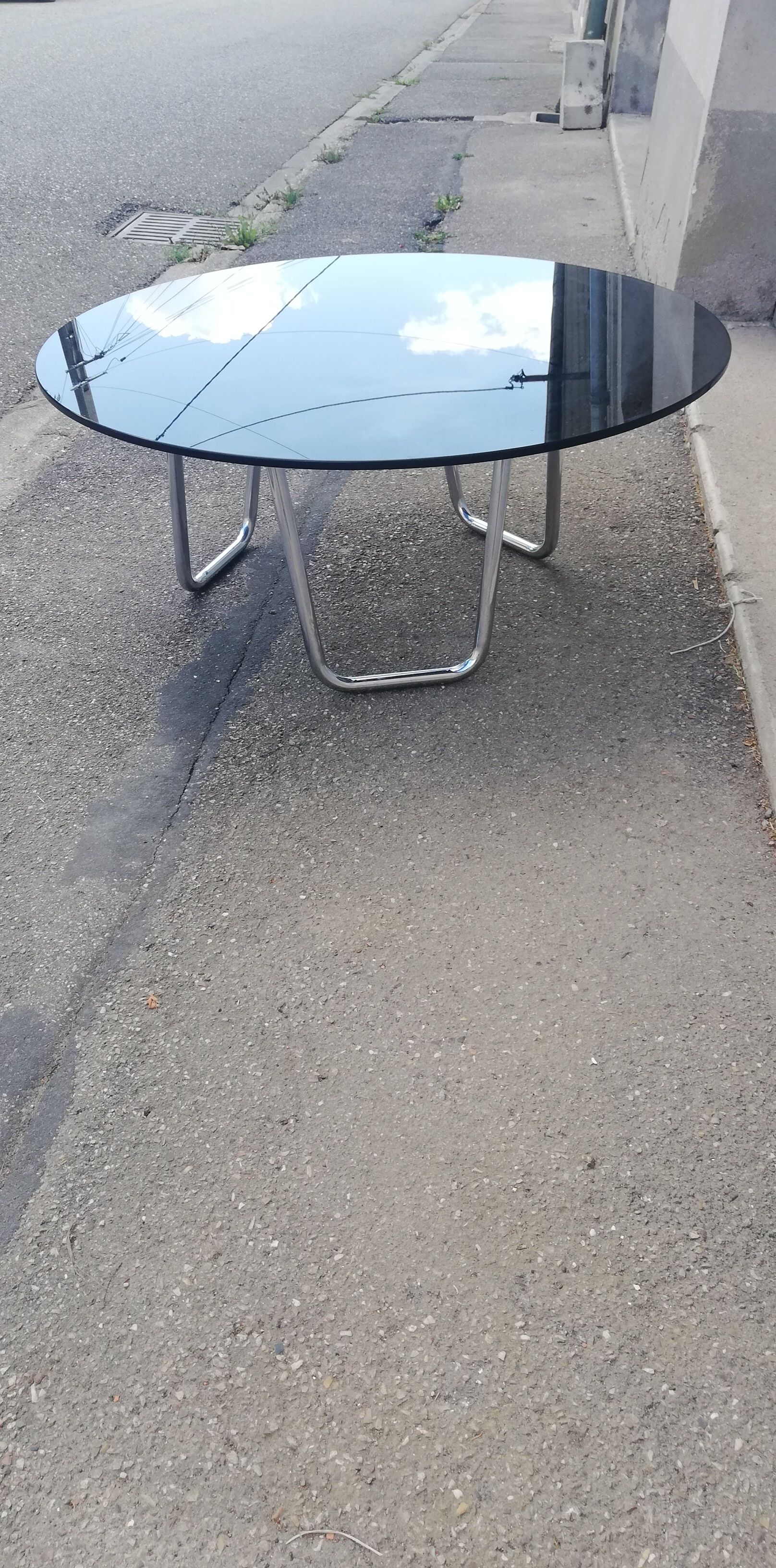 Table basse vintage chrome et verre fumé