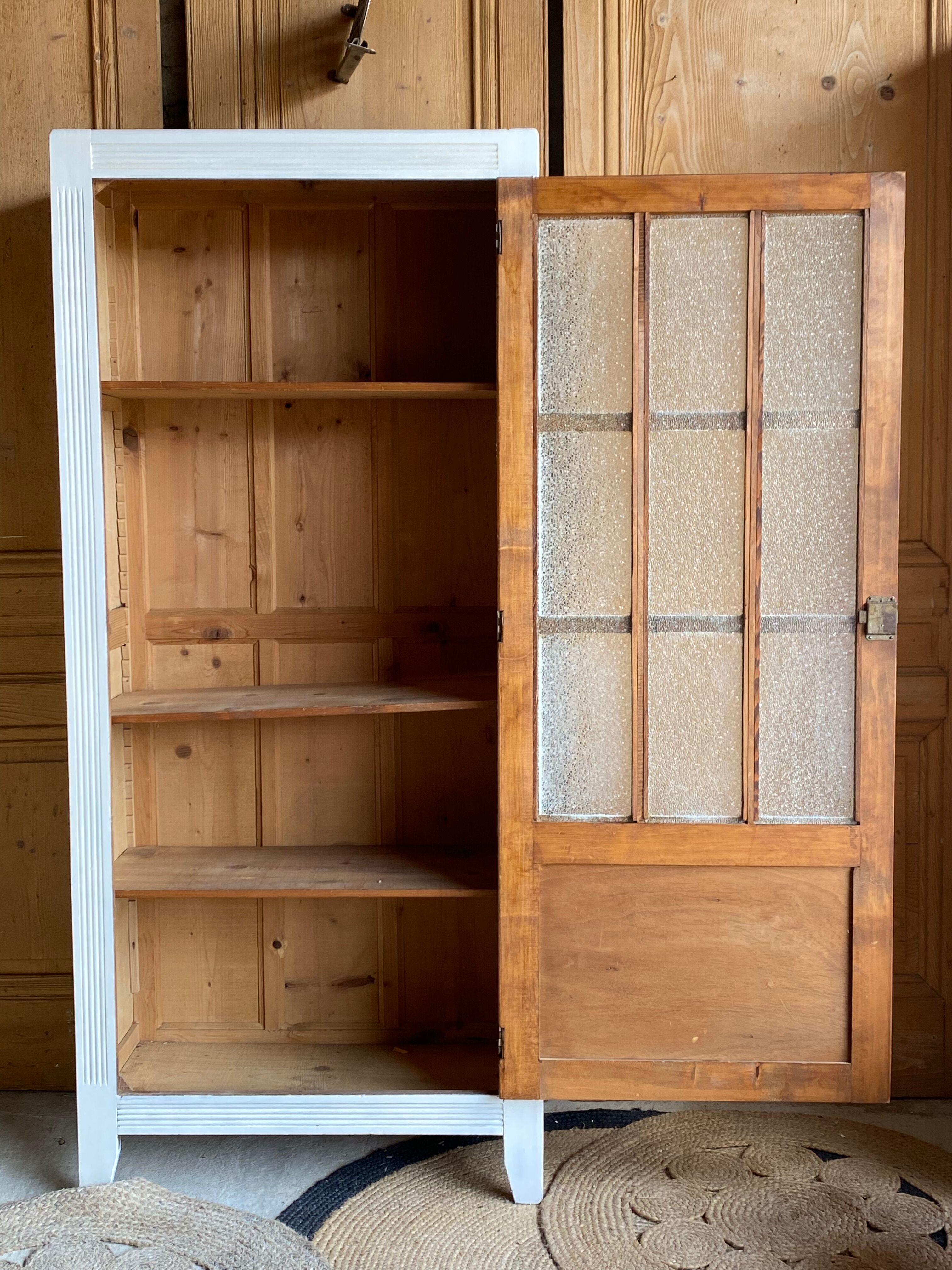 Parisian showcase cabinet