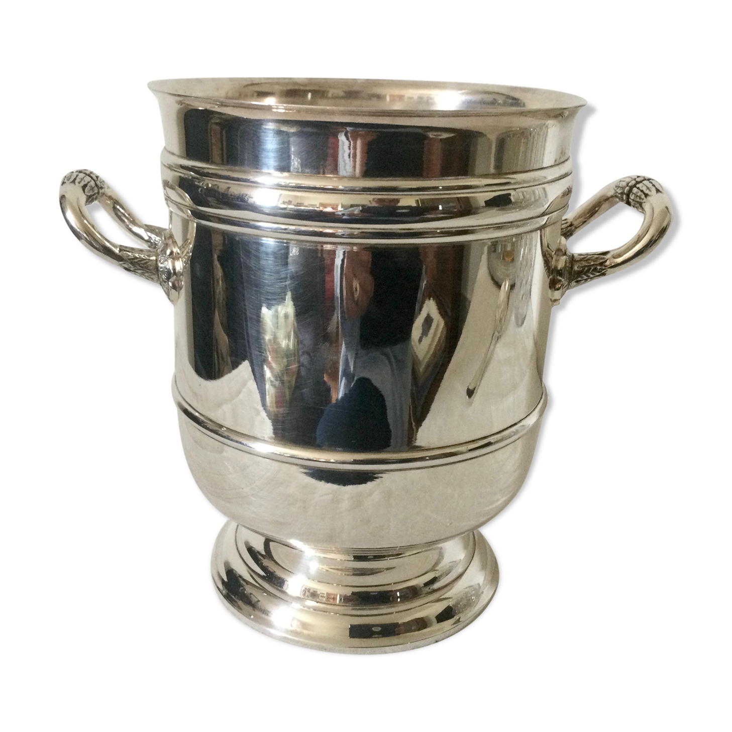 Silver metal ice bucket from Christofle House