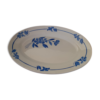 Large oval dish, white background with blue flowers. Model Francine France.