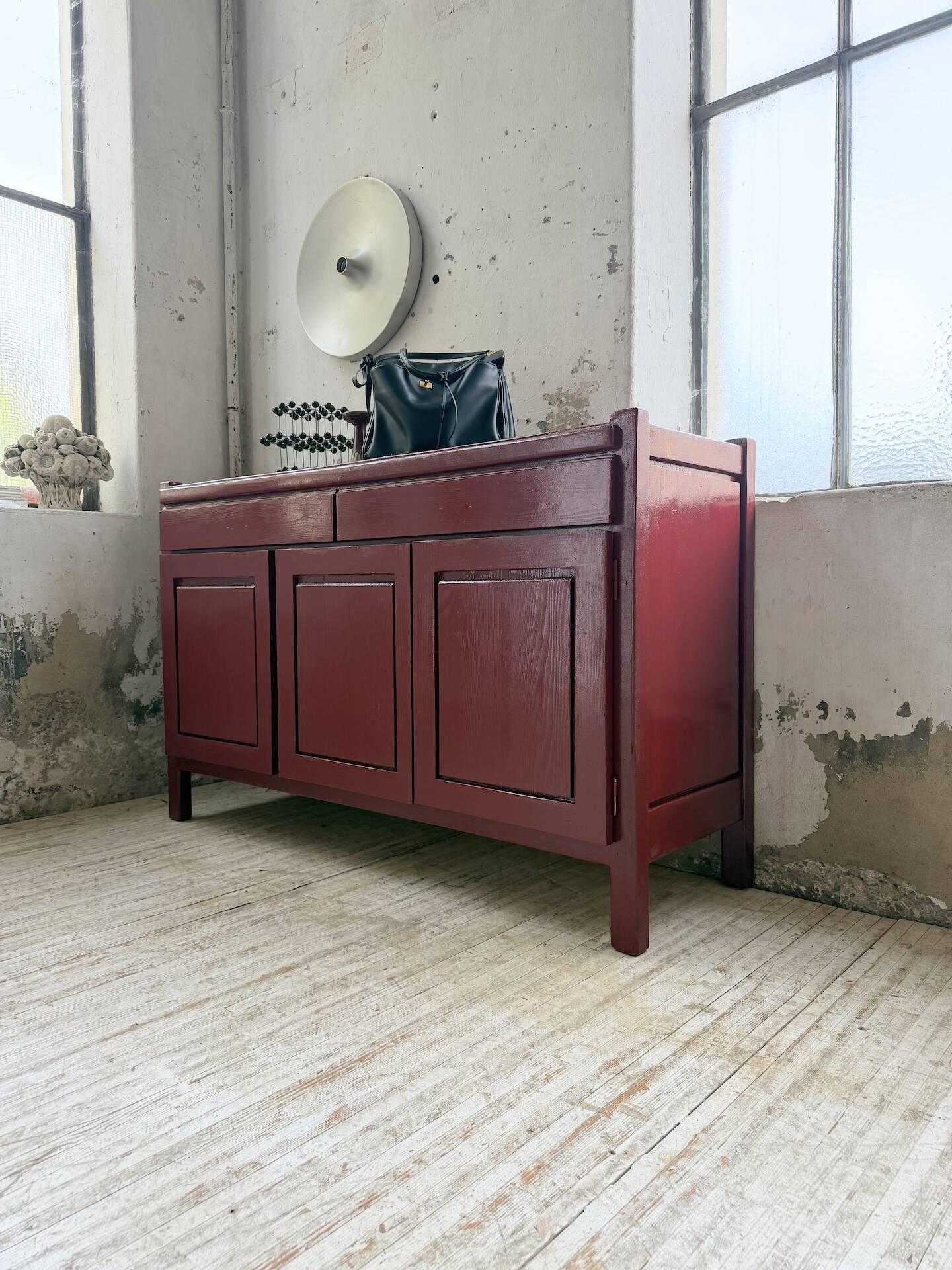 Red lacquered enfilade 1970 160cm