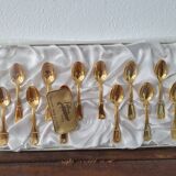 12 small spoonfuls a mocha in golden metal