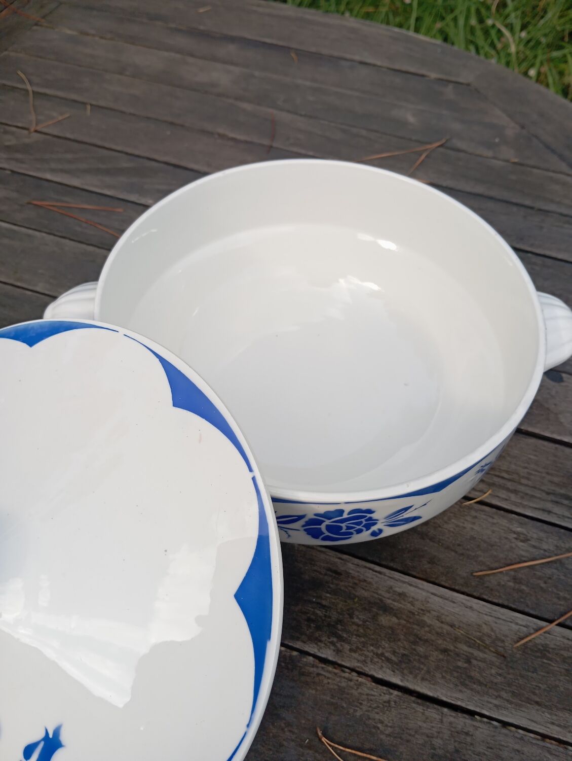 Art Deco Corsica soup tureen or vegetable dish by Digoin Sarreguemines 1930