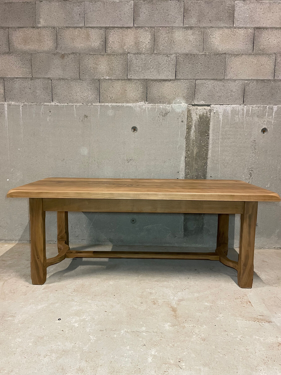 Large dining table in elm - chic country style