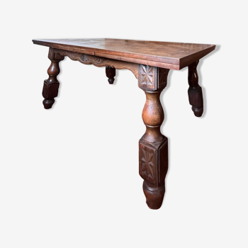 Basque style table