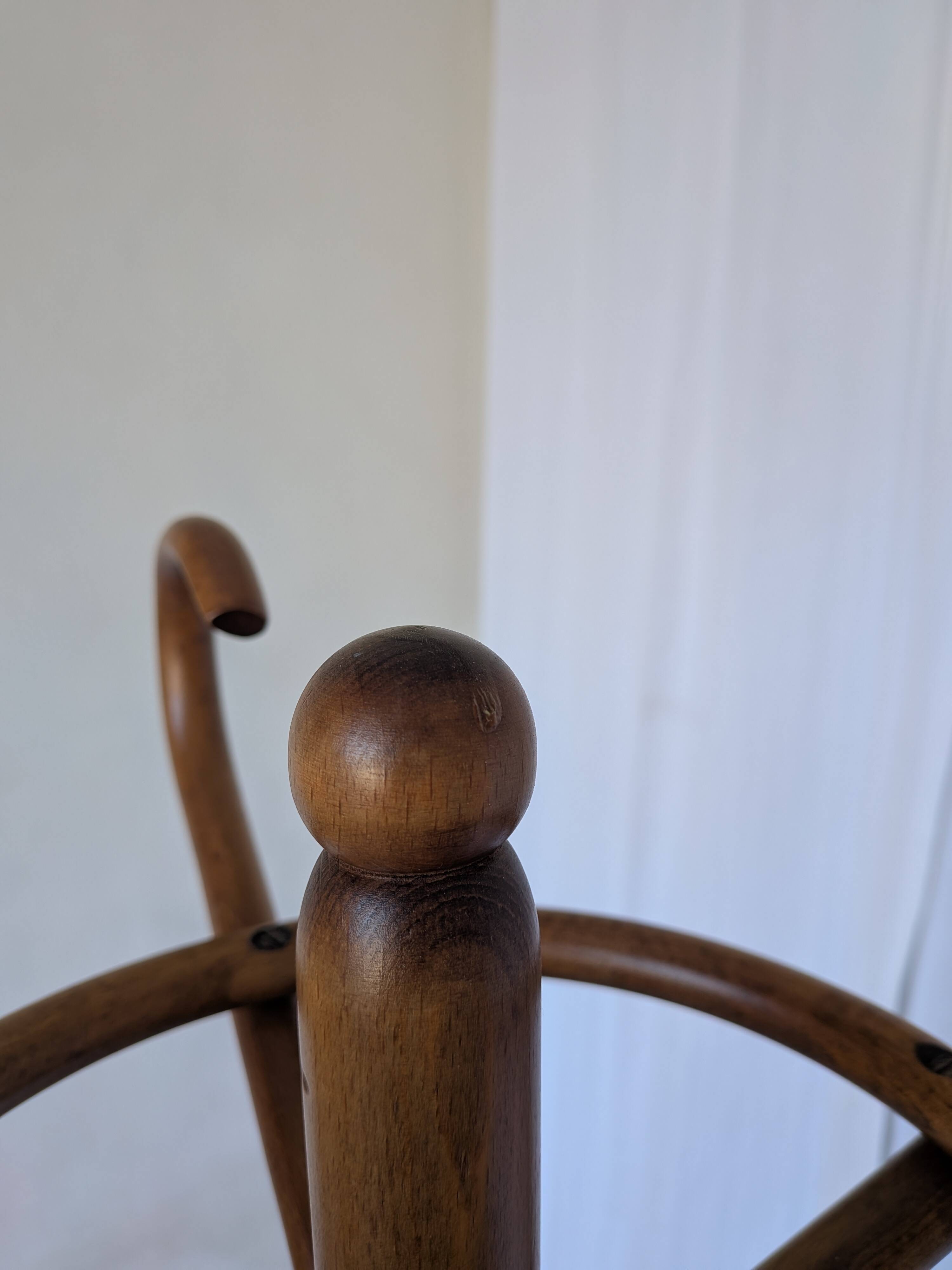 Porte-manteau vintage en bois cintré, arbre à hall Thonet, meuble d'entrée en bois foncé