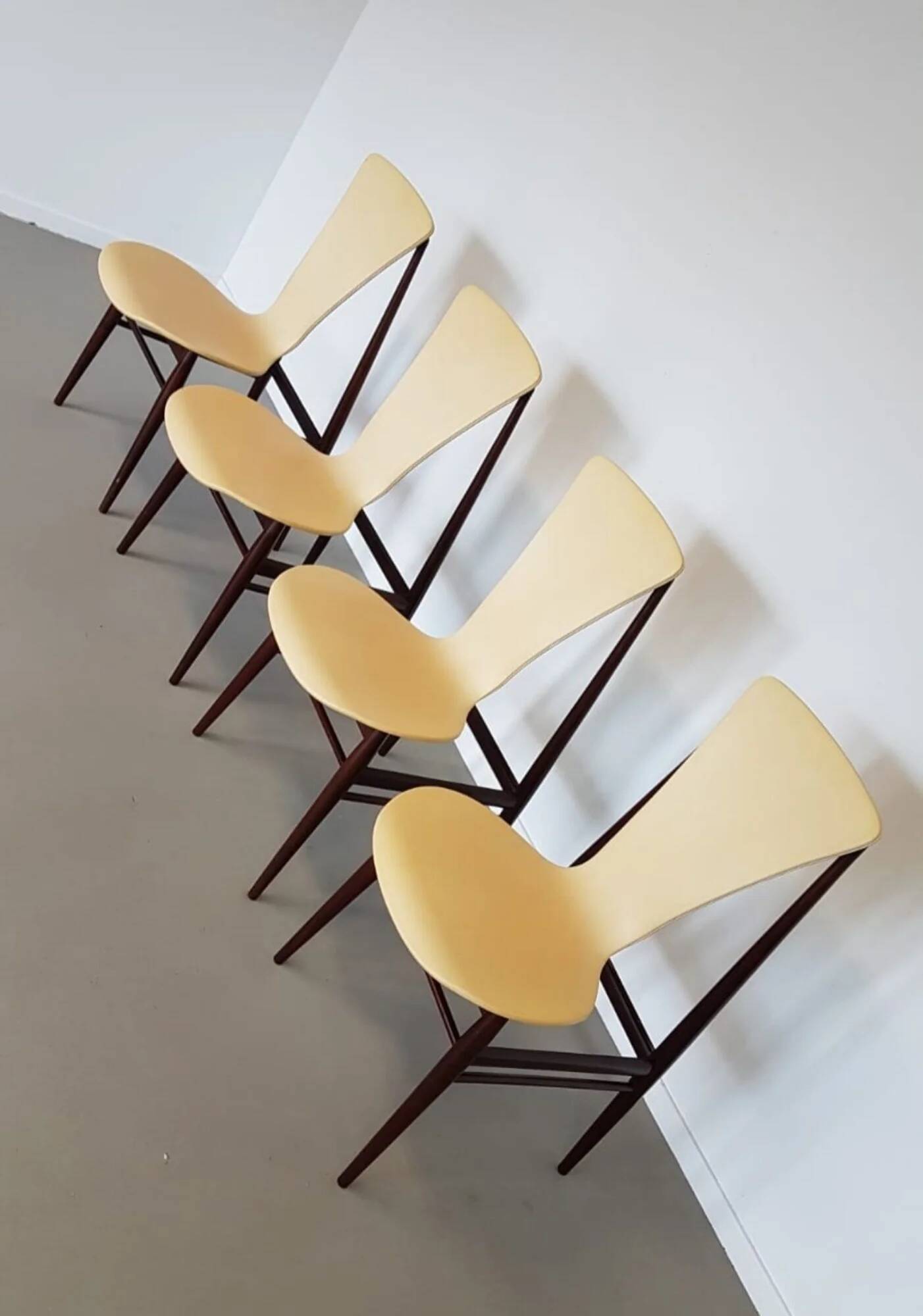 Set of 4 floating seat dining chairs / 1950s