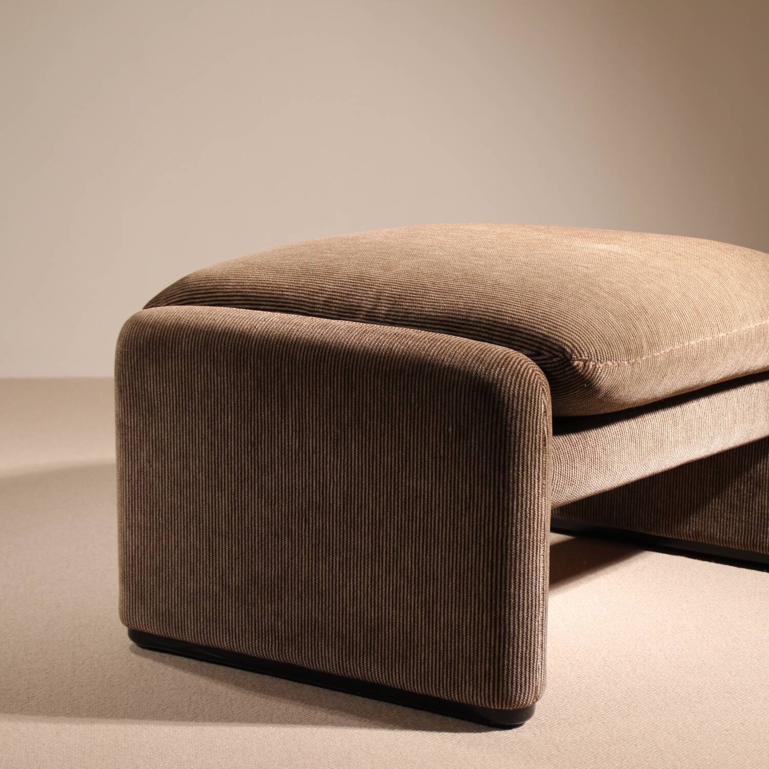 Lounge Chair & Ottoman ‚Maralunga‘ by Vico Magistretti for Cassina