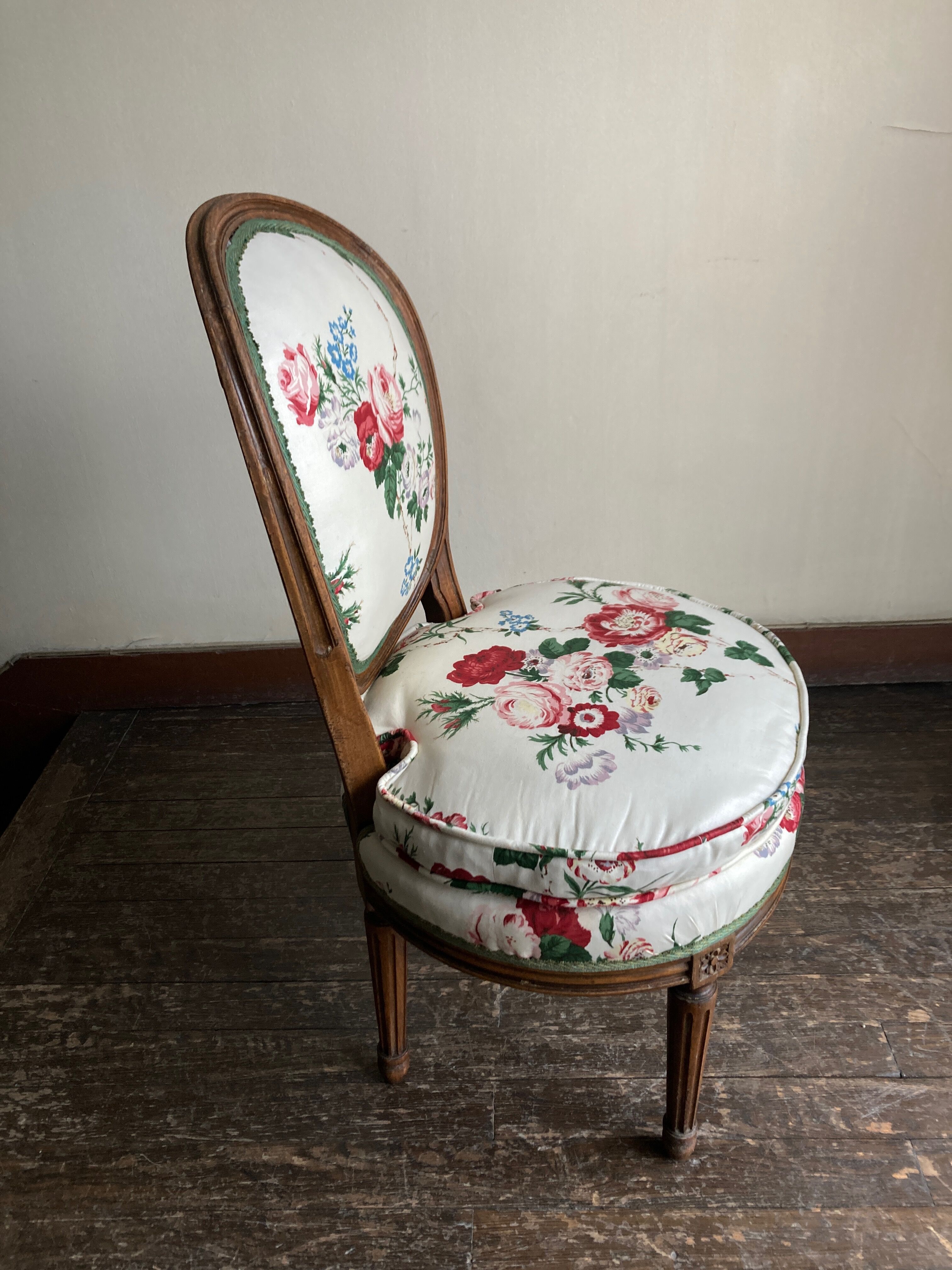 chair 19th medallion
