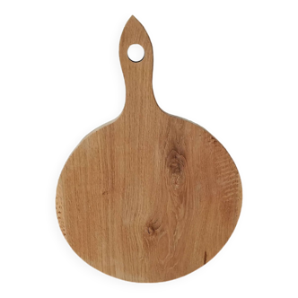 Round oak cutting board