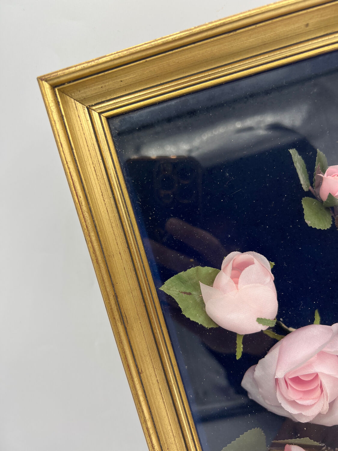 Vintage showcase frame