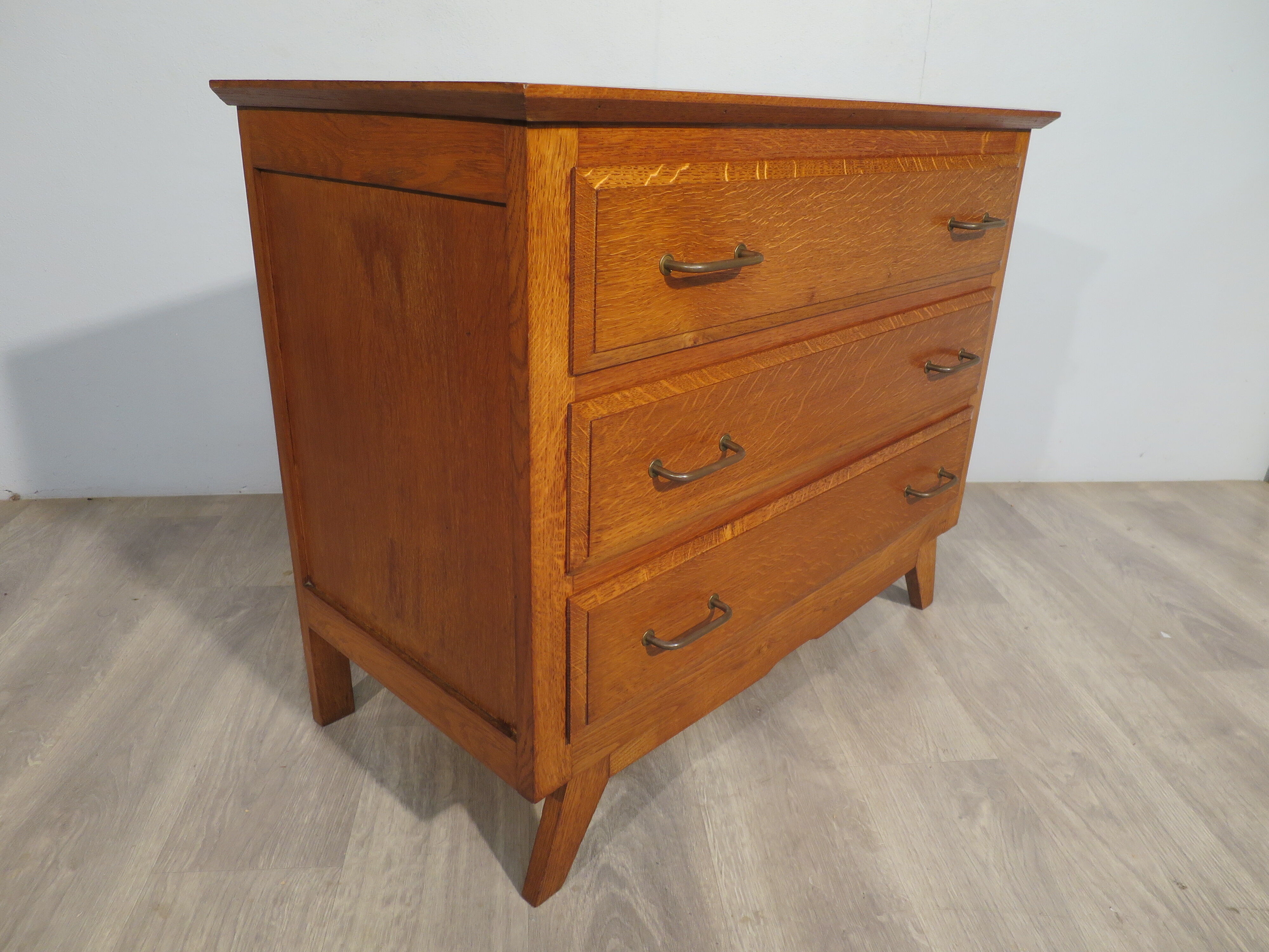 Oak dresser 70