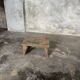 Tabouret d'appoint en teck upcyclé, traces de chromie verte