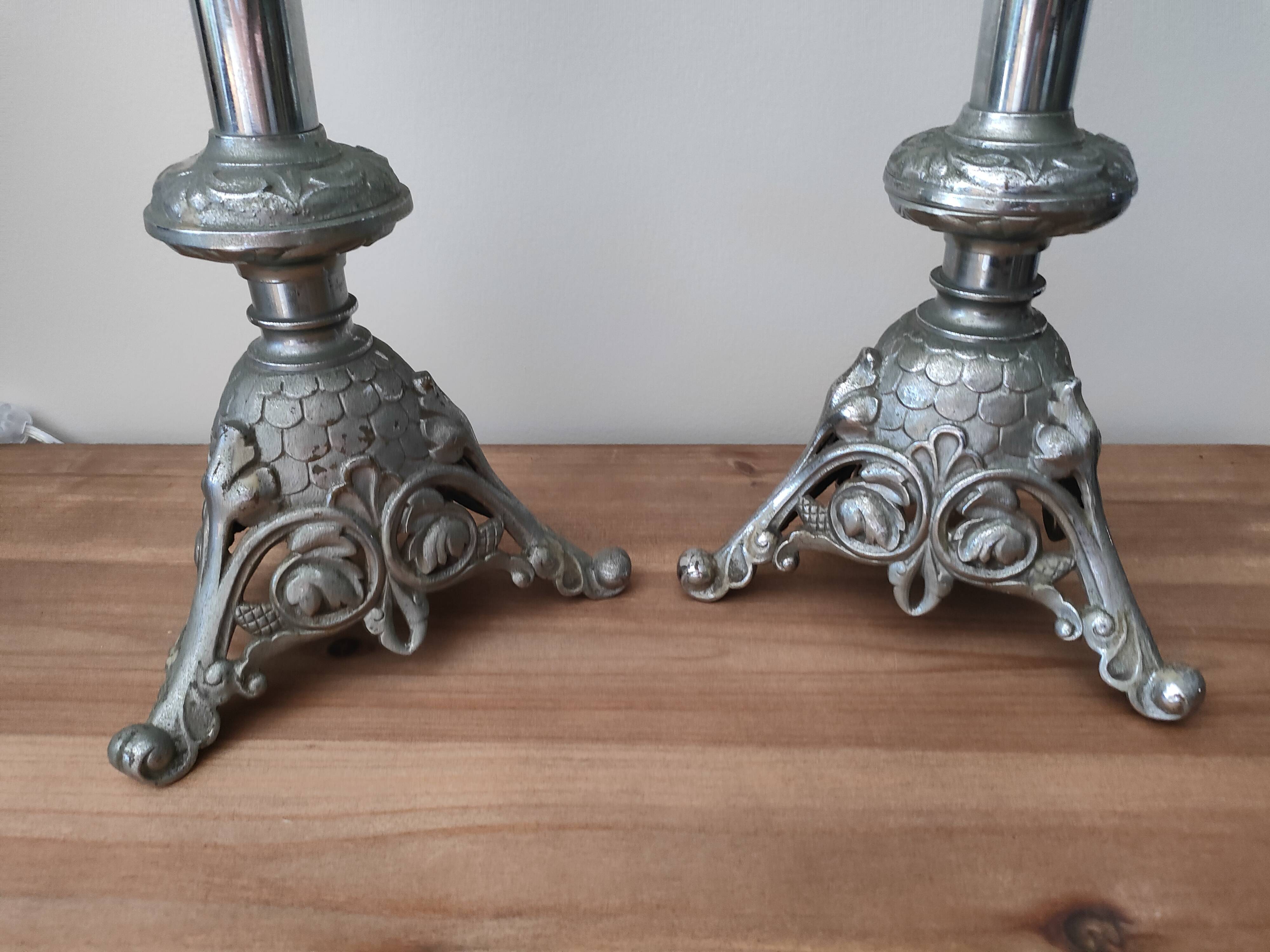 Pair of silver-plated candlesticks from the 19th century.