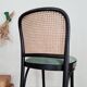 Chaises bistrot bois courbé noir, cannage et velours
