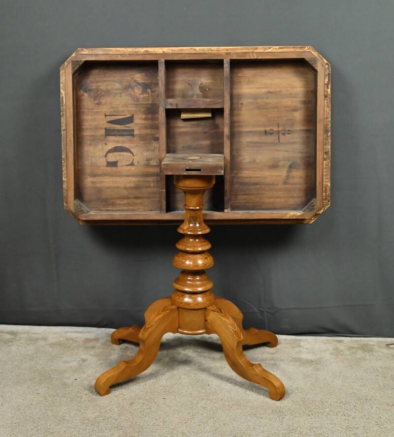 Table de salon en merisier et noyer, style Restauration – fin XIXe