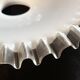 Abat-jour à dentelle en opaline années 50