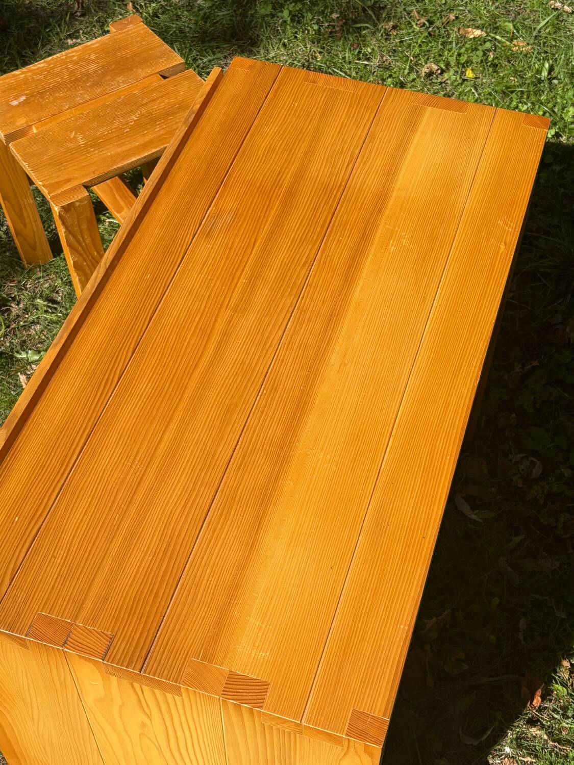 Perriand Regain desk and stool