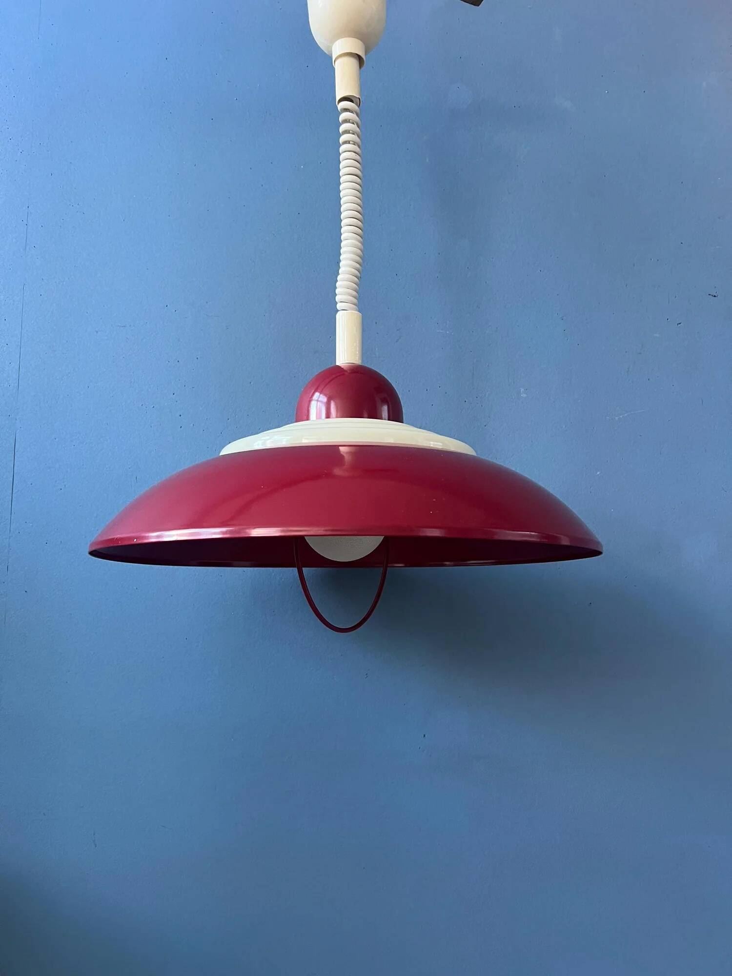Suspension rouge scandinave de style futuriste par Knud Christensen